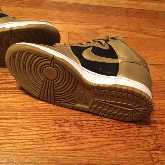 Nike Dunks size 8 - Picture 3 of 4